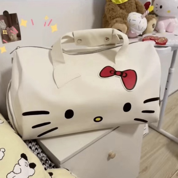 NWT SANRIO HELLO KITTY TRAVEL DUFFEL BAG (still in plastic) - Picture 3 of 7